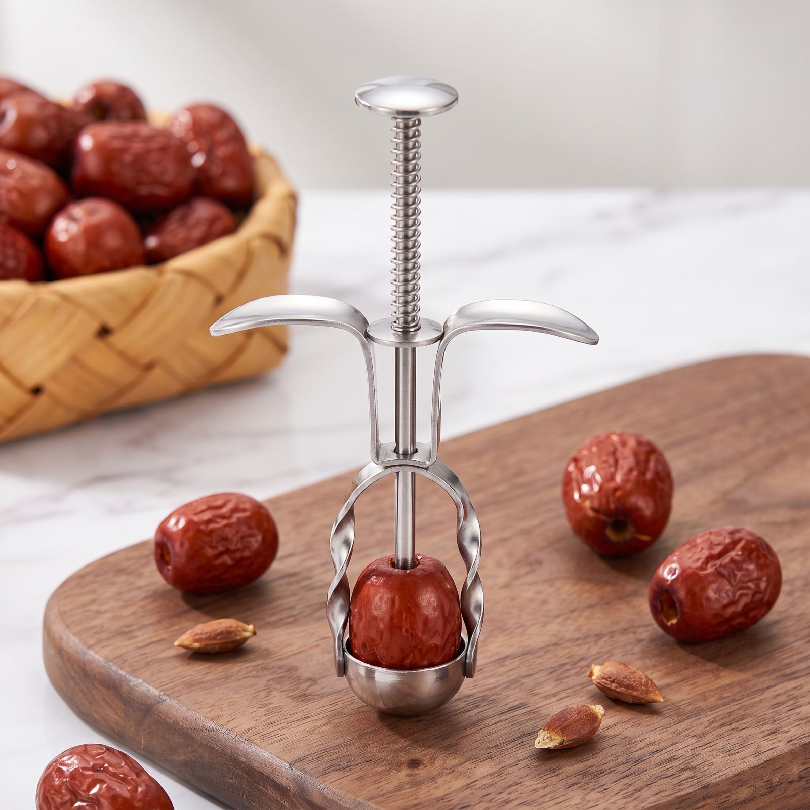 أداة إزالة نوى التمر الحمراء م - مراجعة Kitchen Baking Tools وسعره